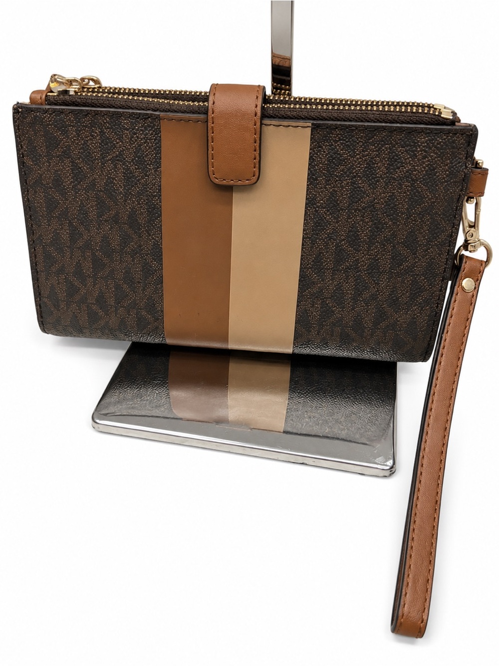 MICHAEL KORS Jet Set Large Signature Logo Stripe Smartphone Wallet | Brown - Picture 5 of 16